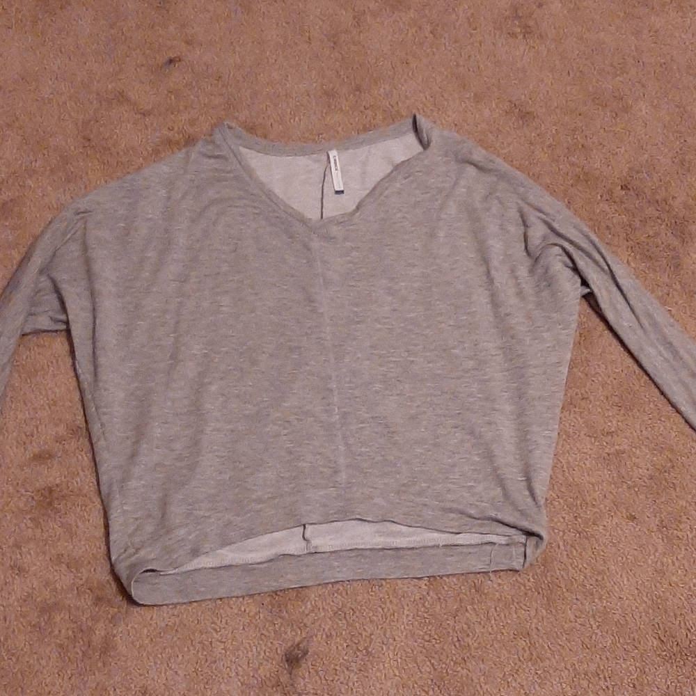Gray long sleeve shirt